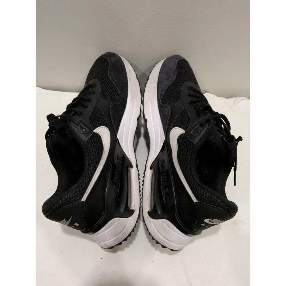 Nike product pair